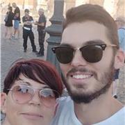 Insegnate di grammatica inglese, spagnolo e francese. Insegnate di letteratura spagnola, inglese e francese